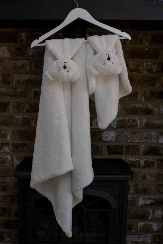 Snugglzzz Blanket & Comforter in White